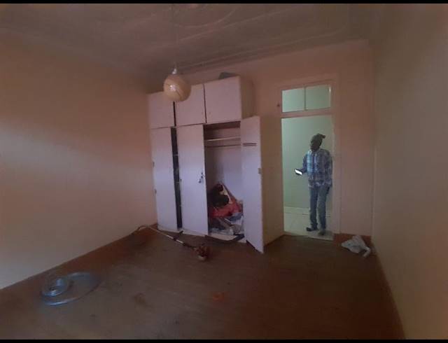 4 BEDROOM HOUSE FOR SALE IN BEZUIDENHOUT VALLEY